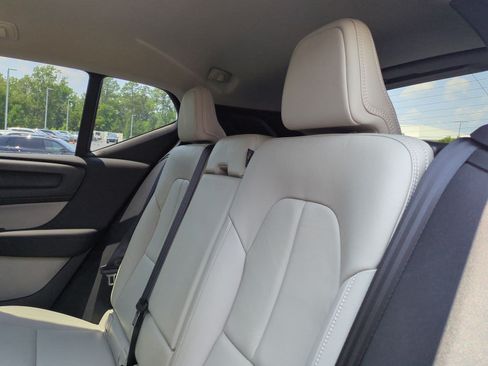 Used 2019 Volvo XC40 T4 Momentum FWD image 31
