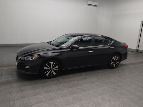 Used 2021 Nissan Altima 2.5 SV FWD image 2