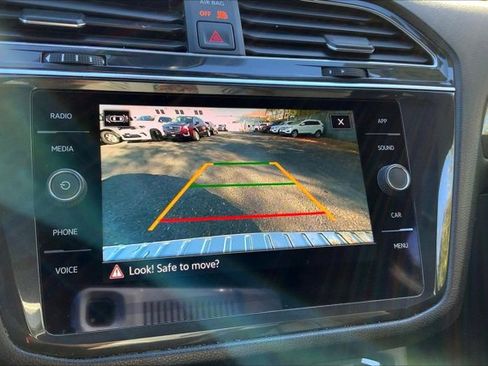 Used 2022 Volkswagen Tiguan SE image 20