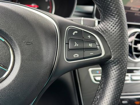 Used 2018 Mercedes-Benz GLC 300 4MATIC image 16