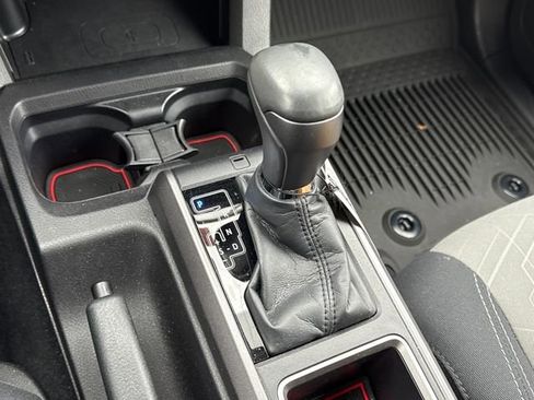 Certified 2022 Toyota Tacoma TRD Off-Road w/ Technology Package image 32