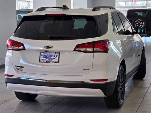 Certified 2022 Chevrolet Equinox RS w/ Infotainment Package FWD image 11