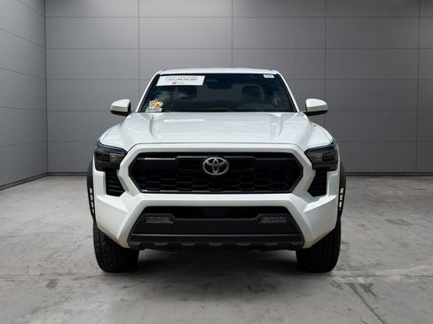Certified 2024 Toyota Tacoma TRD Off-Road AWD/4WD image 8
