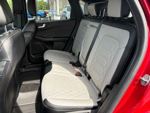 Used 2023 Ford Escape Platinum w/ Premium Technology Package AWD/4WD image 17