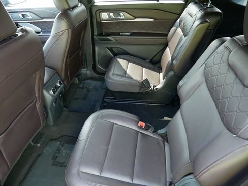 Certified 2025 Ford Explorer Platinum w/ LUX Leather Package AWD/4WD image 8