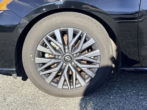 Used 2024 Nissan Altima 2.5 SV image 28