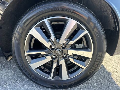 Used 2025 Nissan Versa SV image 26