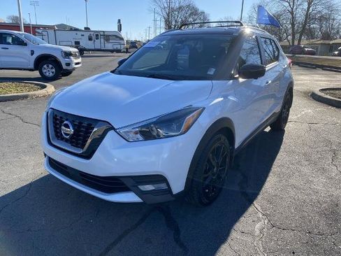 Used 2020 Nissan Kicks SR w/ SR Premium Package image 4