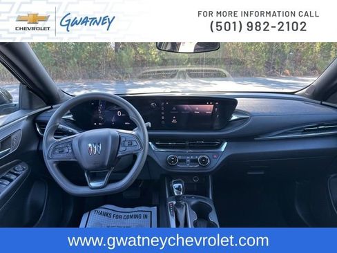 Used 2025 Buick Envista Preferred image 22