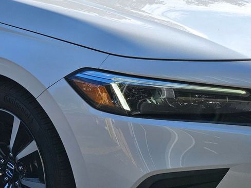 Used 2024 Honda Civic EX-L image 4