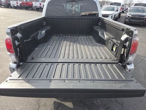 Used 2022 Toyota Tacoma TRD Sport w/ Technology Package RWD image 21