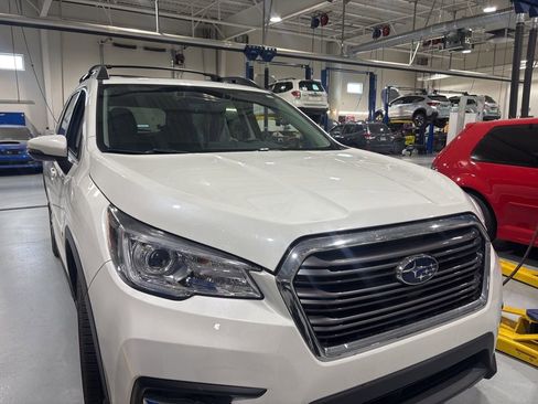 Used 2020 Subaru Ascent Limited w/ Technology Package AWD/4WD image 2
