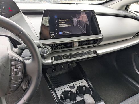 Used 2025 Toyota Prius LE image 20