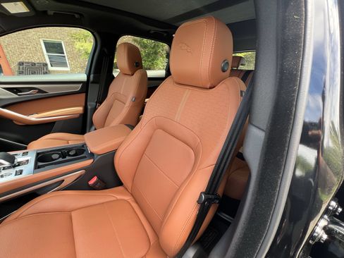 Used 2026 Jaguar F-PACE R-Dynamic S AWD/4WD image 14