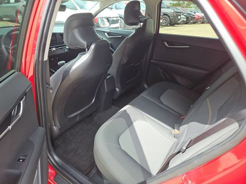 Used 2025 Kia Niro LX FWD image 28