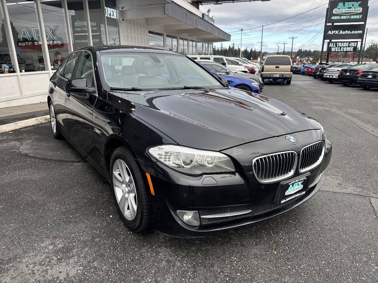 Used 2013 BMW 528i xDrive Sedan AWD/4WD image 9