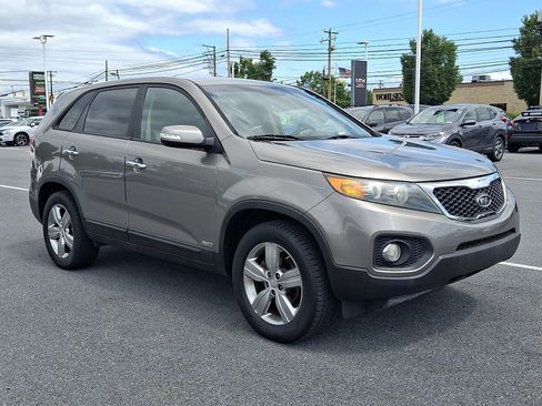 Used 2011 Kia Sorento EX w/ Limited Pkg AWD/4WD image 3