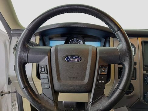 Used 2017 Ford Expedition XLT w/ Equipment Group 202A RWD image 13