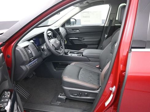 New 2026 Nissan Pathfinder Platinum AWD/4WD image 9