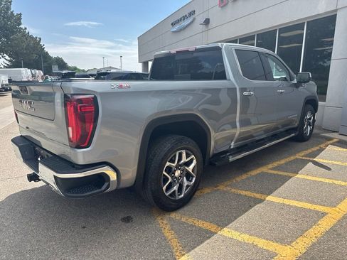 Used 2023 GMC Sierra 1500 SLT w/ SLT Premium Plus Package AWD/4WD image 9