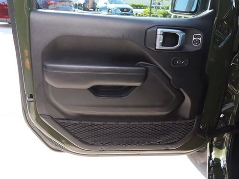 Used 2024 Jeep Wrangler Unlimited AWD/4WD image 27