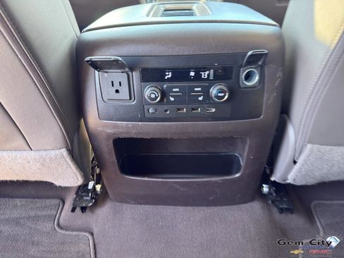 Used 2020 GMC Yukon XL Denali w/ Denali Premium Package AWD/4WD image 18