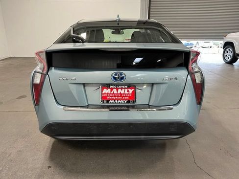 Used 2017 Toyota Prius Four w/ Advanced Technology Package FWD image 4