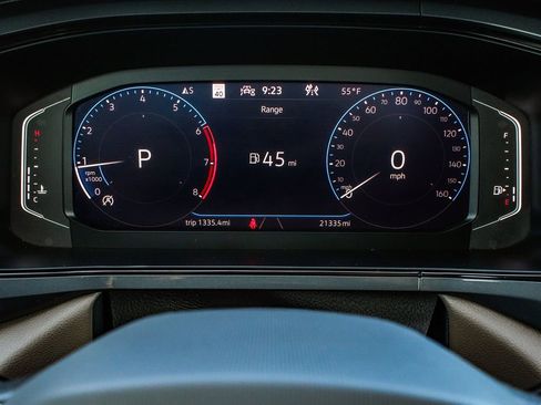 Used 2024 Volkswagen Taos SEL image 16