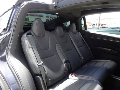 Used 2024 Tesla Model X AWD/4WD image 18