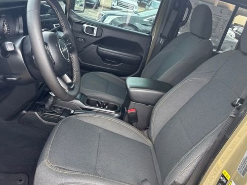 Used 2025 Jeep Wrangler Sport S AWD/4WD image 9