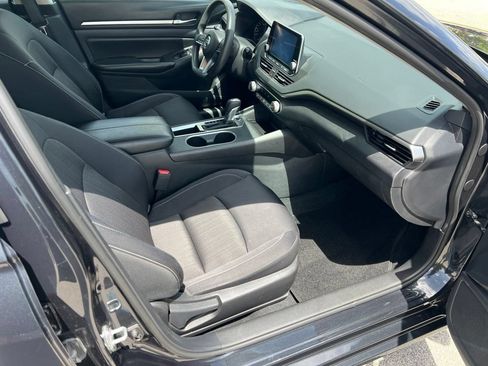Used 2022 Nissan Altima 2.5 SV FWD image 12