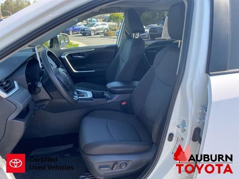 Certified 2025 Toyota RAV4 XLE w/ Convenience Package AWD/4WD image 32
