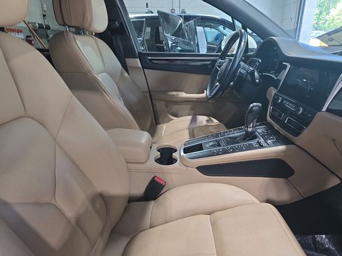Used 2020 Porsche Macan S AWD/4WD image 10
