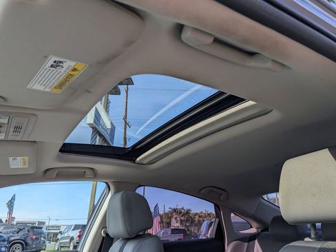 Certified 2017 Honda Civic EX image 6