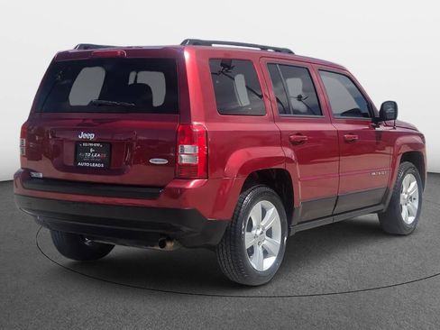 Used 2017 Jeep Patriot Latitude FWD image 4