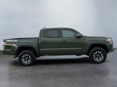Used 2021 Toyota Tacoma TRD Off-Road w/ Technology Package image 2