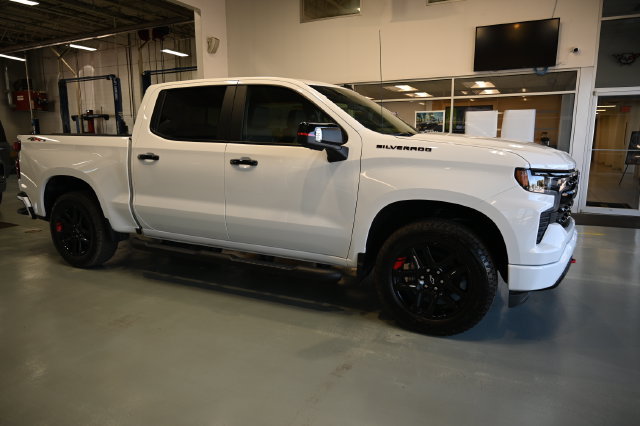 New 2026 Chevrolet Silverado 1500 RST w/ Redline Edition AWD/4WD image 4