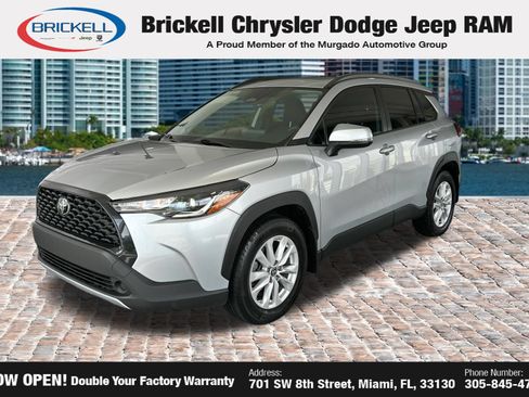 Used 2024 Toyota Corolla Cross LE w/ Moonroof Package FWD image 9
