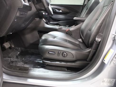 Used 2024 GMC Terrain SLT w/ Tech Package AWD/4WD image 19