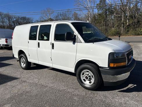 Used 2023 GMC Savana 2500 w/ Driver Convenience Package image 7