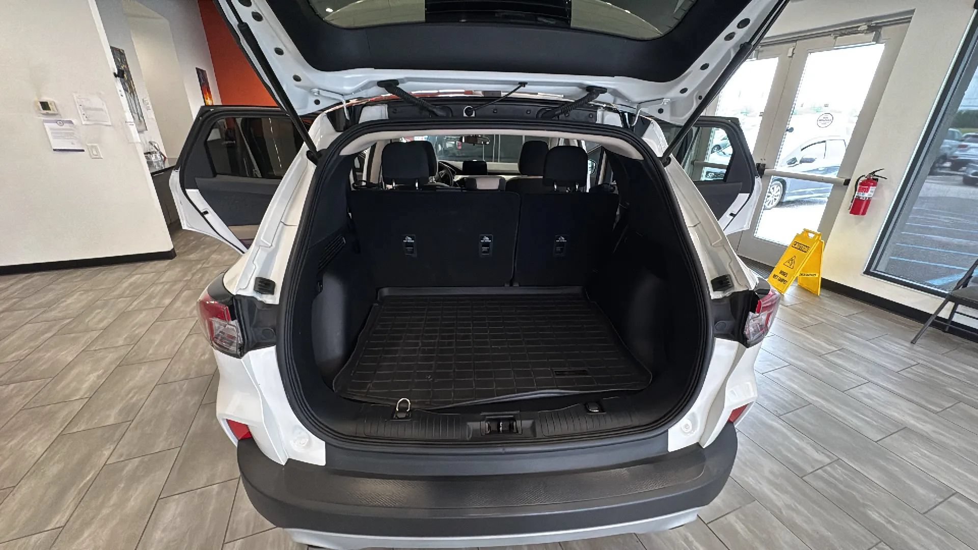 Used 2020 Ford Escape SE FWD image 32