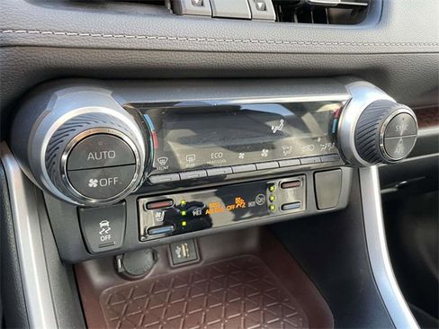 Used 2023 Toyota RAV4 Limited image 31