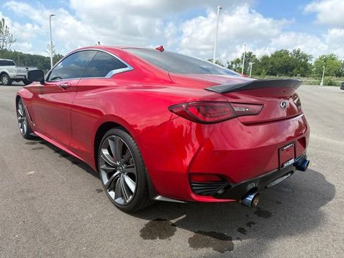 Used 2018 INFINITI Q60 Red Sport 400 w/ Pro Active Package AWD/4WD image 10