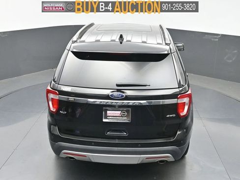 Used 2017 Ford Explorer XLT w/ Equipment Group 201A AWD/4WD image 32