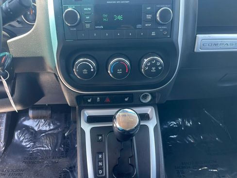 Used 2016 Jeep Compass Latitude AWD/4WD image 36