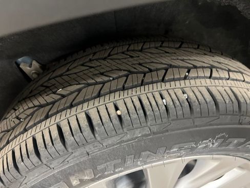 New 2026 Buick Enclave Preferred w/ Power Package image 10