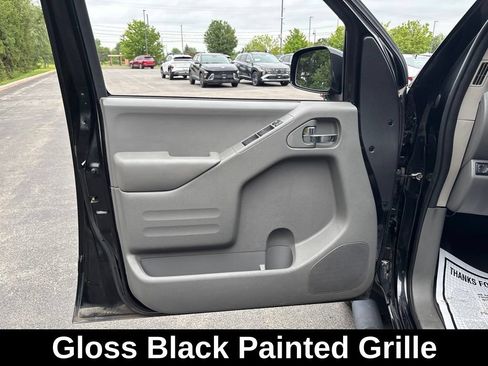 Used 2019 Nissan Frontier SV w/ Value Truck Package AWD/4WD image 17