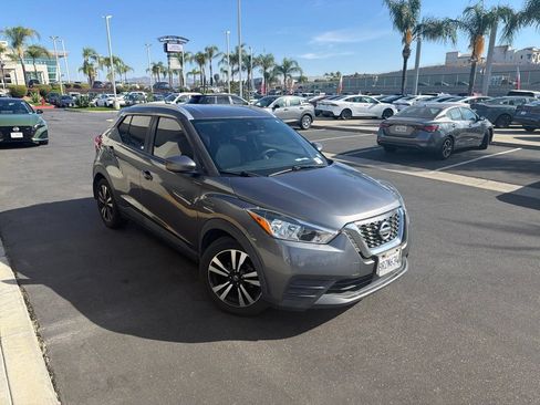 Used 2020 Nissan Kicks SV FWD image 8