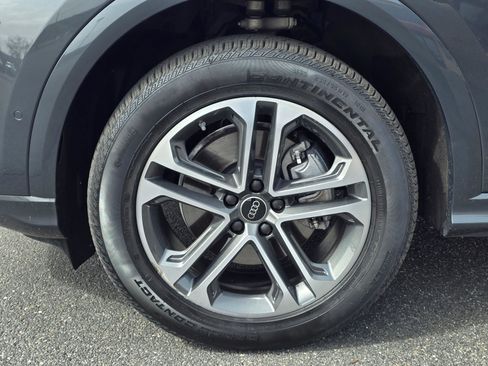 Certified 2025 Audi Q5 Premium w/ Convenience Package image 8