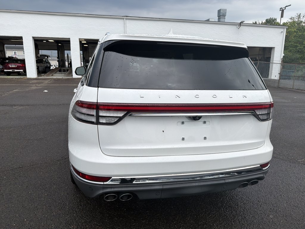 Used 2020 Lincoln Aviator Reserve w/ Equipment Group 202A AWD/4WD image 4